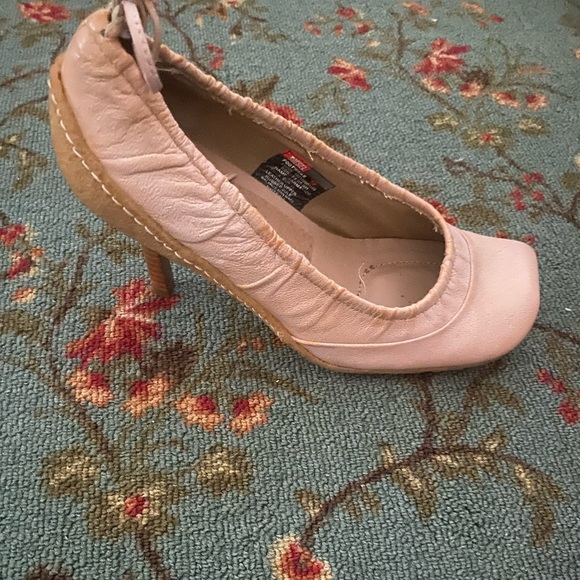 Diesel pumps in excellent condition. - Picture 2 of 5